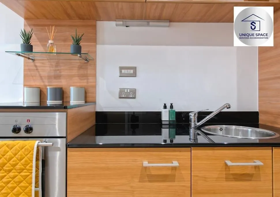 Apartman ✪Leisure Stay✪Relocation Or Business Stay✪1Bed - Free Secure Parking Space Leeds